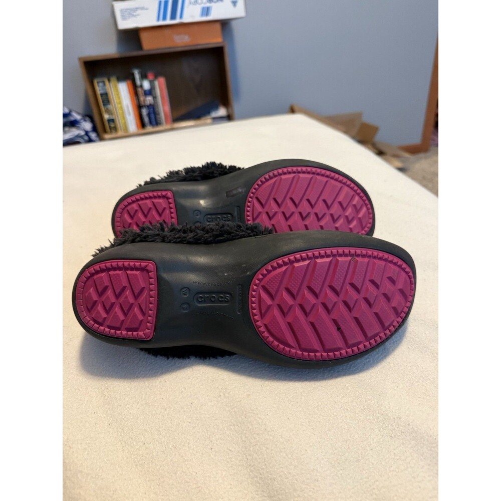 Crocs Cozy Goth Y2K Fleece Lined Clogs Black Pink Sole Slippers Size 9 - Picture 7 of 7
